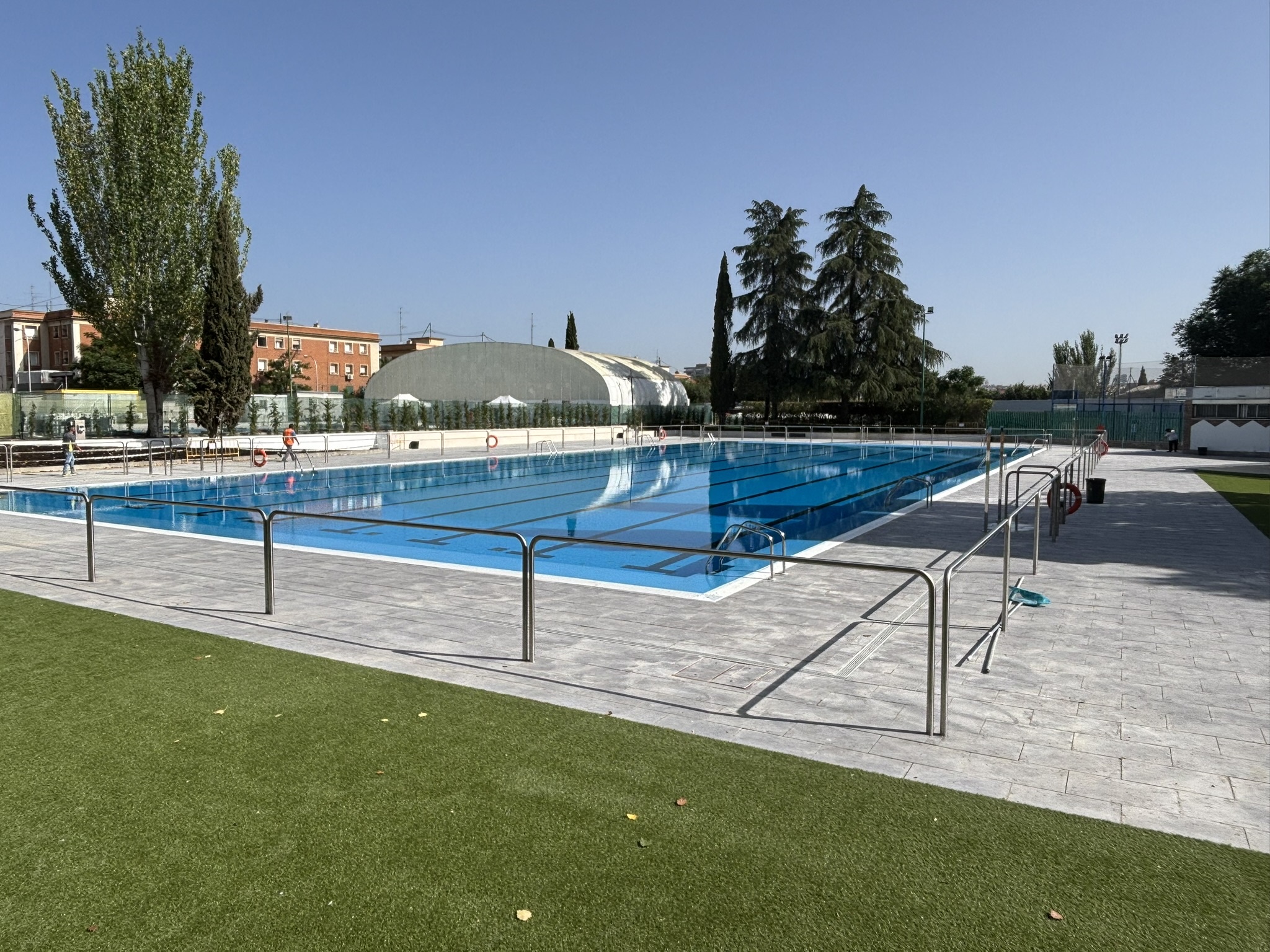 Piscina de verano 2 web jun 25.JPEG